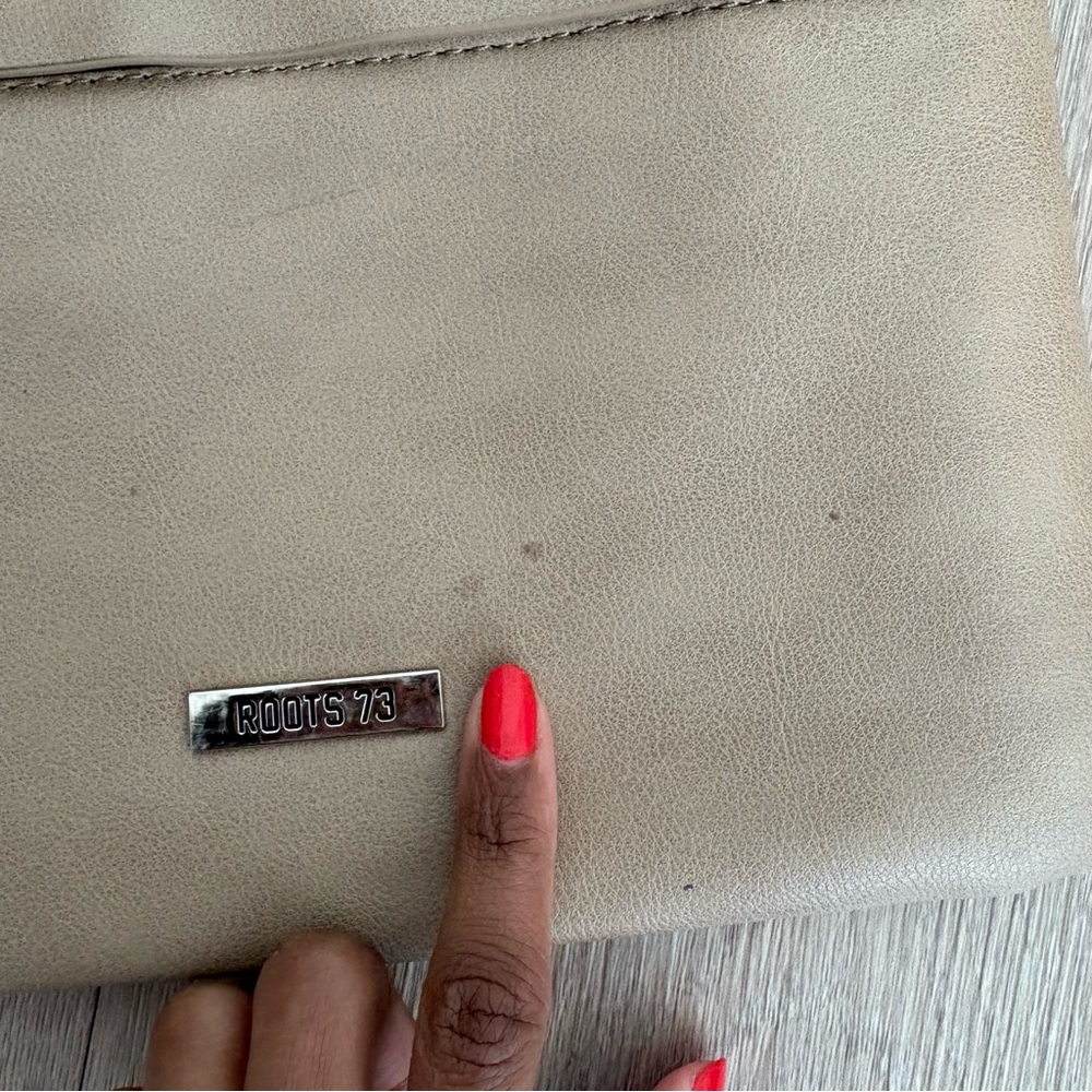 Roots Canada Crossbody Purse - Picture 7 of 11